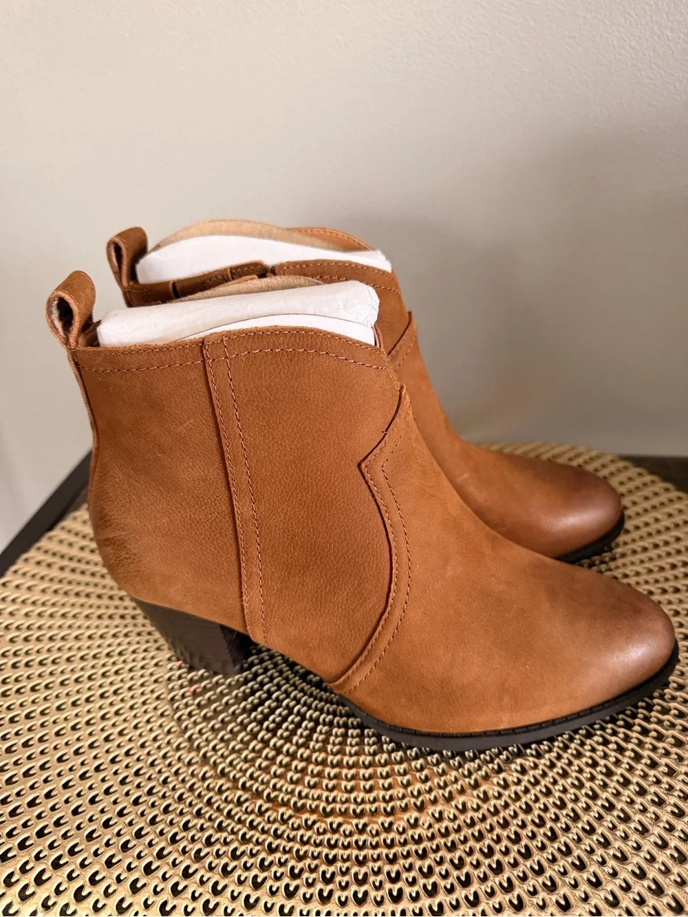 Vionic Raina Brown Leather Ankle Booties with Block Heel Size 6 NWOT